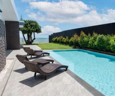 luxury-modern-villa-with-sun-loungers-by-poolside-tropical-sea-vacation-summer_0x800 luxury-modern-villa-with-sun-loungers-by-poolside-tropical-sea-vacation-summer_0x800