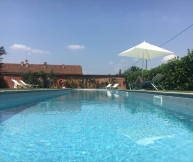 view-swimming-pool-against-sky_0x800
