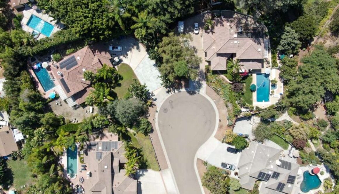 aerial-view-large-scale-villa-wealthy-residential-town-encinitas-south-california-usa_0x800