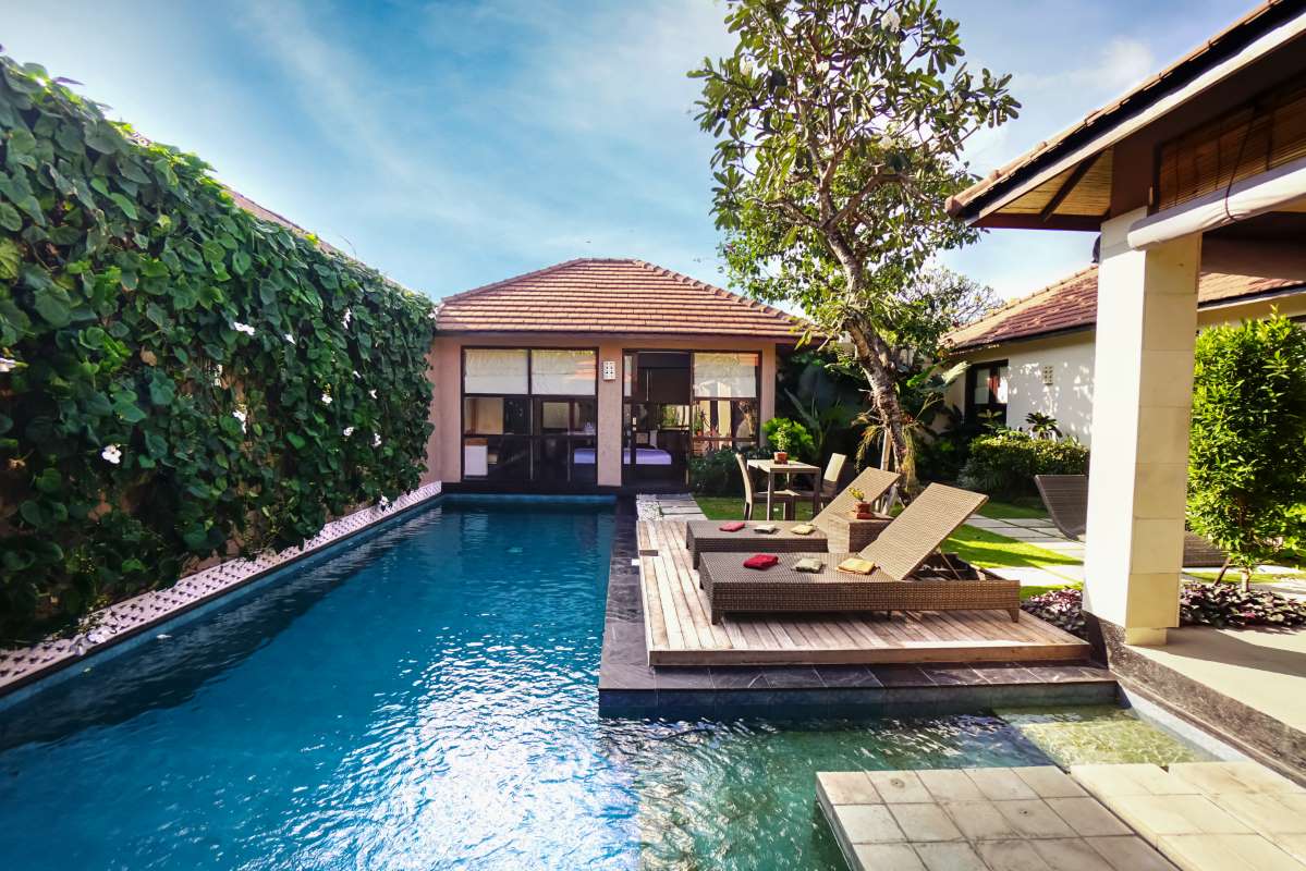 beautiful-contemporary-home-with-pool-tropical-ornament-plants-pool-with-view-tropical-blue-water-clean-garden_0x800 (1)