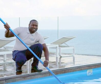 pool-cleaner-his-work_0x800