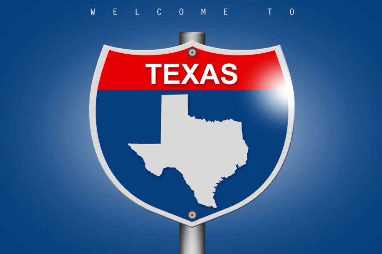 texas-map-highway-road-sign-blue-background_0x800