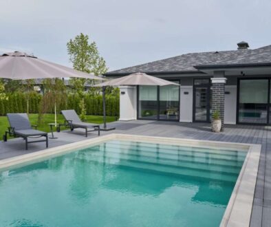 swimming-pool-design-modern-residence-modern-terrace-with-umbrellas-chaise-lounges-swimming-pool-nobody-territory_0x800 swimming-pool-design-modern-residence-modern-terrace-with-umbrellas-chaise-lounges-swimming-pool-nobody-territory_0x800