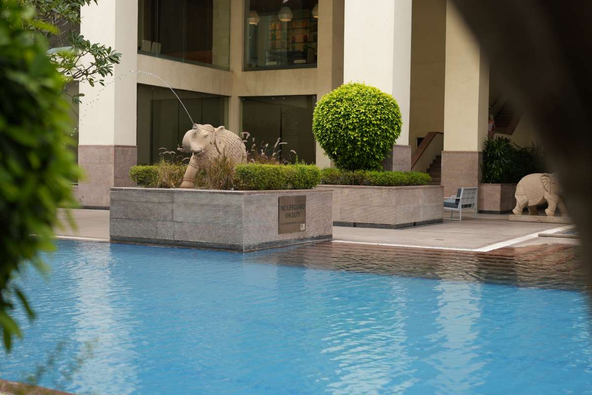 beyond-imagination-crafting-your-dream-luxury-swimming-pool_0x800