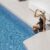 close-up-beaujtiful-woman-luxury-travcel-house_0x800