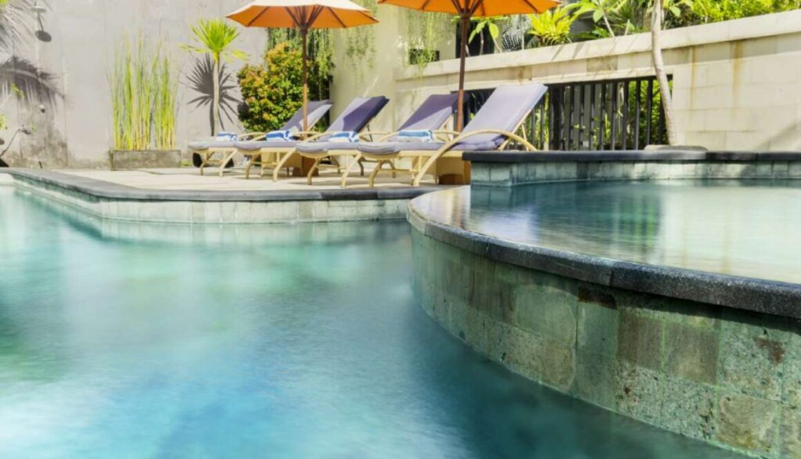 luxury-swimming-pool-with-sunbed_0x800