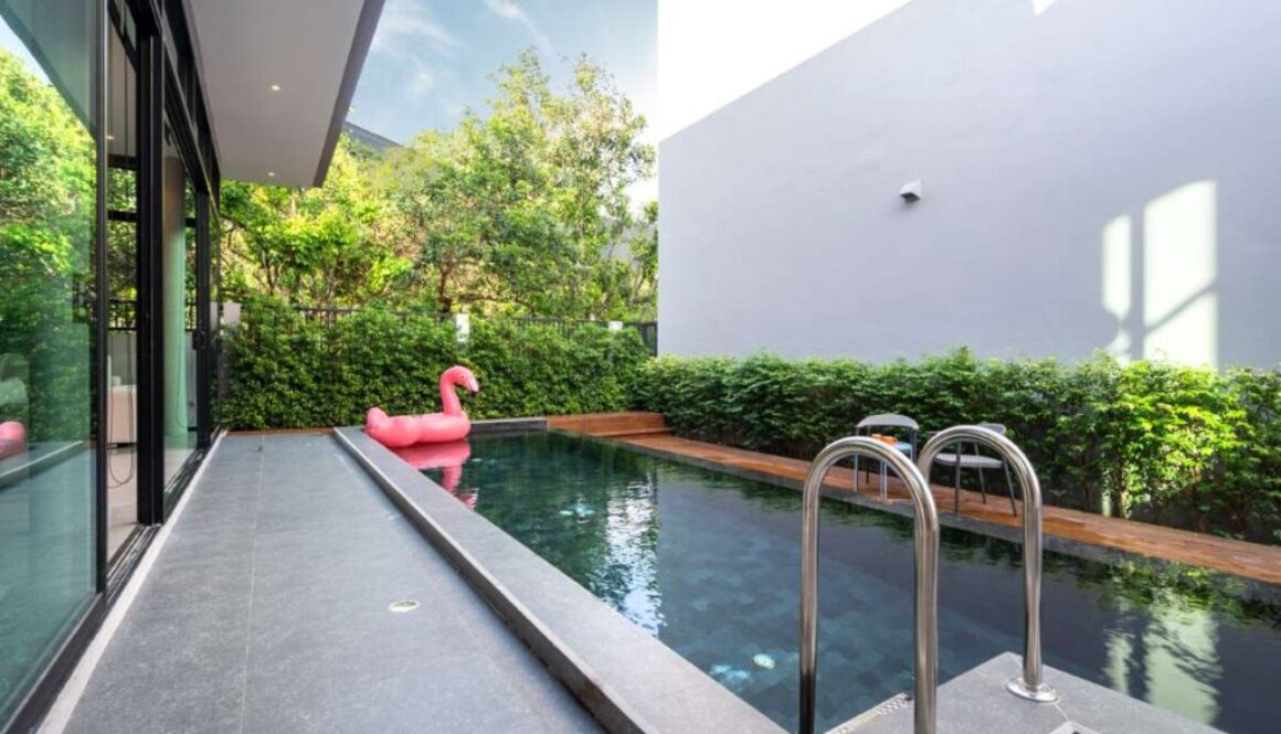 pool-terrace-pink-floating-duck-infinity-swimming-pool(1)_0x800