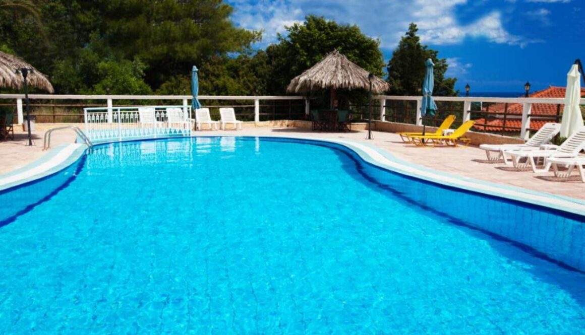 swimming-pool-holiday-villa-greece_0x800