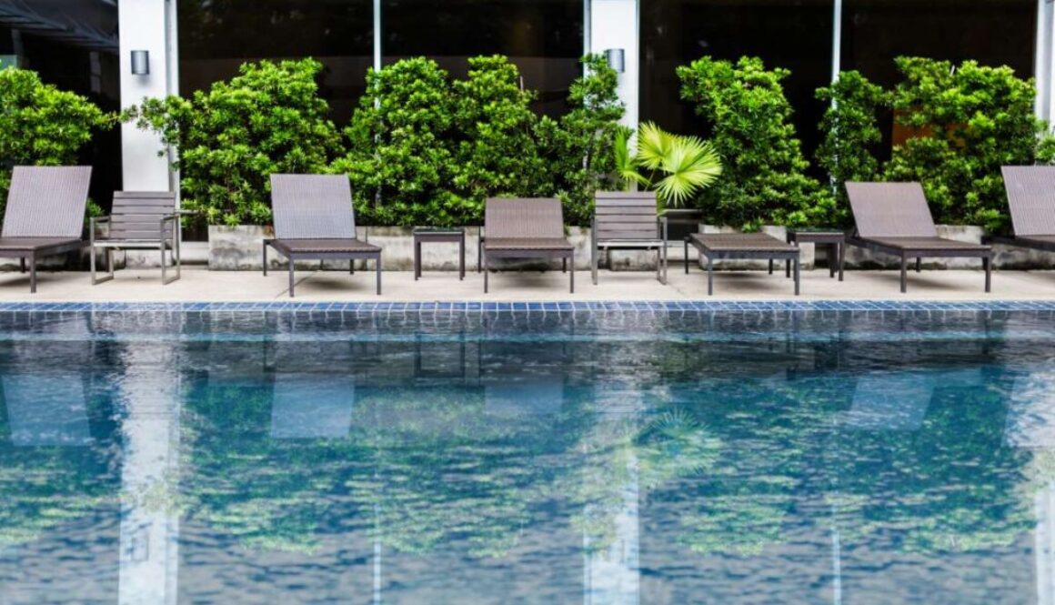 swimming-pool-with-stair-tree(1)_0x800